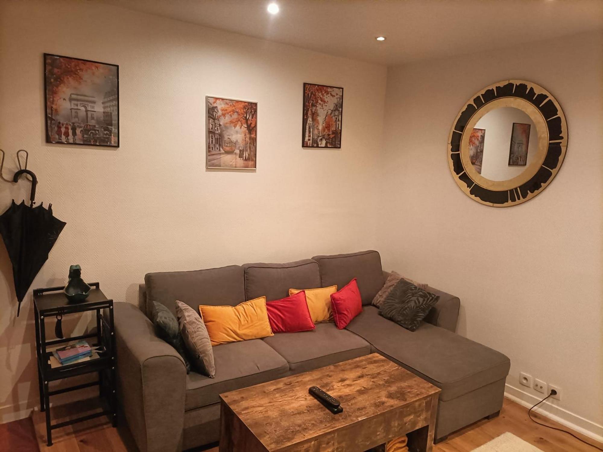 Fabulous F2 Champs-elysees Apartment *